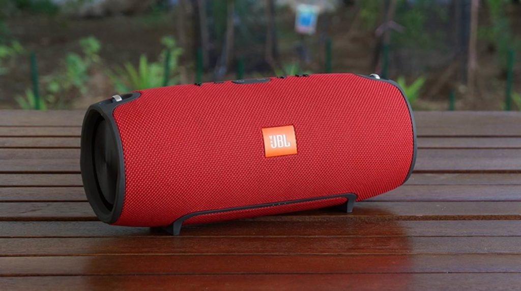 колонка от JBL самая мощная